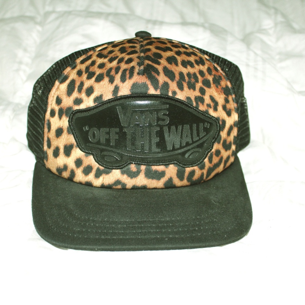 Van's Cheetah Trucker Hat